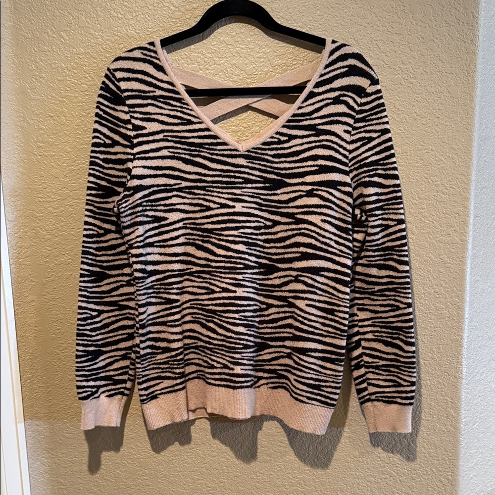 Love Ellie Zebra Pattern V-Neck Sweater - Large
